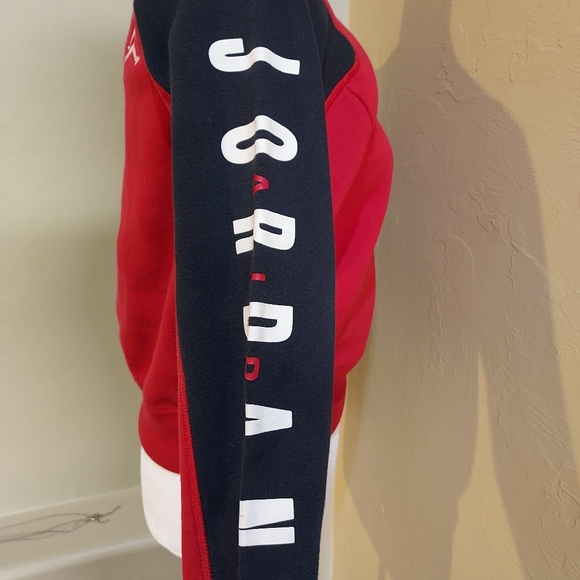 Boys Jordan Sweatshirt - Picture 4 of 5